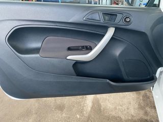 Ford Fiesta 2011-thumb-10