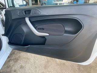 Ford Fiesta 2011-thumb-11