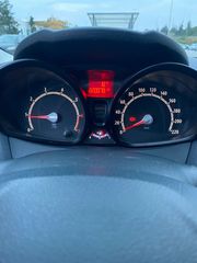 Ford Fiesta 2011-thumb-16