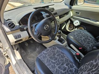 Mazda 2 2007-thumb-6