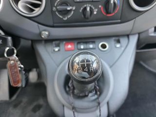Peugeot Partner 2017-thumb-15