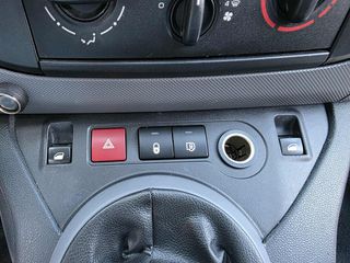 Peugeot Partner 2017-thumb-16