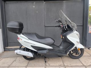 Suzuki Burgman 200 2017-thumb-2