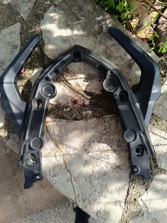 K8x F900R / XR Rear passenger handle