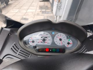Piaggio X 8 2005-thumb-2
