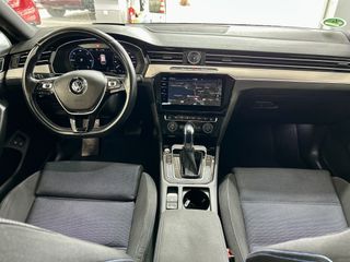 Volkswagen Passat 2018 1.4 GTE 218hp-thumb-11