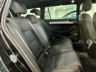 Volkswagen Passat 2018 1.4 GTE 218hp-thumb-31