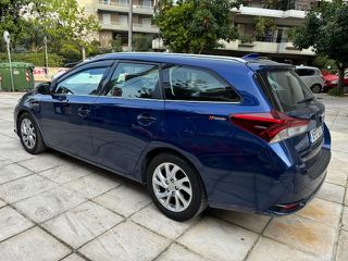 Toyota Auris 2016-thumb-4