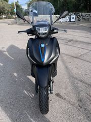 Piaggio Beverly 400 2025