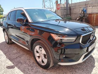 Volvo XC40 2018 D4-thumb-2