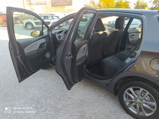 Toyota Yaris 2017 1.0 VVTI *NAVI-CLIMA-KEYLESS-CRUISE CONTROL*FULL EXTRA*-thumb-12