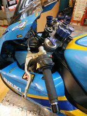 Suzuki GSX-R 1000 2006-thumb-6
