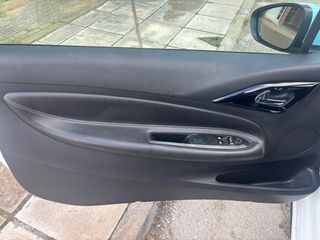 Citroen DS-3 2010-thumb-27