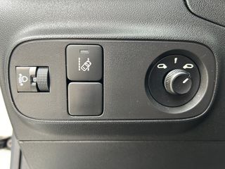 Citroen C3 2024 1,2 PURE TECH 82HP ΕΓΓΥΗΣΗ ΕΩΣ 03/2029 ΜΕ ΑΠΟΣΥΡΣΗ-thumb-17