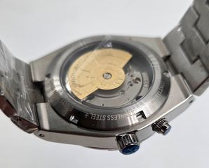 Vacheron Constantin Overseas Black dial-thumb-3
