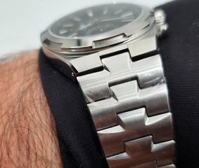 Vacheron Constantin Overseas Black dial-thumb-6