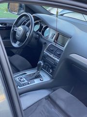 Audi Q7 2011-thumb-11