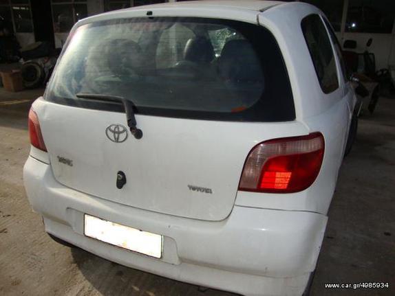 TOYOTA YARIS (2000)