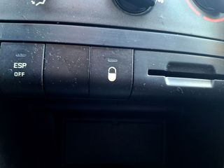 Peugeot 207 2008 1.6 HDI DIESEL-thumb-34