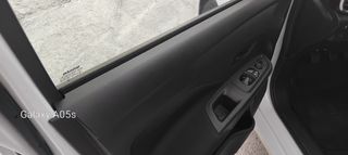 Nissan Micra 2018-thumb-6