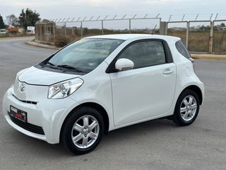 Toyota iQ 2011 VVT-i-thumb-1