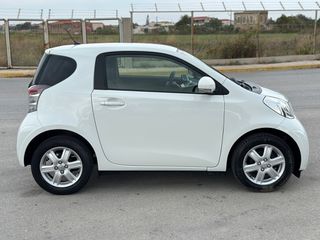 Toyota iQ 2011 VVT-i-thumb-7