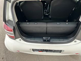 Toyota iQ 2011 VVT-i-thumb-10