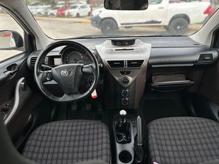 Toyota iQ 2011 VVT-i-thumb-23