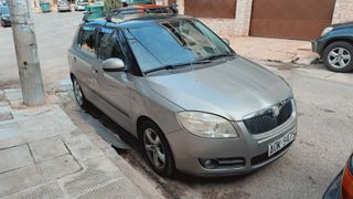 Skoda Fabia 2010 1.4 16V-thumb-1