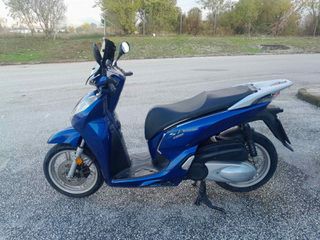 Honda SH 300i 2017 ABS-Keyless-Led Lights-thumb-4