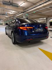Alfa Romeo Giulia 2016 2.0 TURBO SUPER RWD 200HP-thumb-4