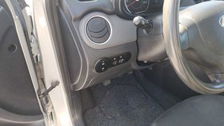 Hyundai i 10 2011 classic-thumb-5
