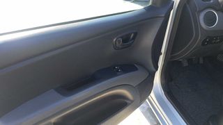 Hyundai i 10 2011 classic-thumb-6