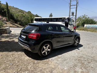 Mercedes-Benz GLA 180 2016 AMG LINE-thumb-4