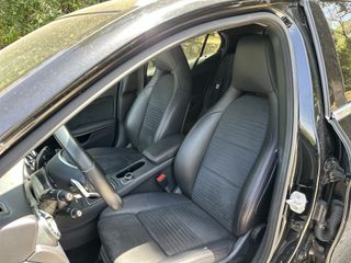 Mercedes-Benz GLA 180 2016 AMG LINE-thumb-10