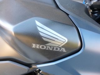 Honda CB 750 2026 HORNET MY26 E-CLUTCH-thumb-14