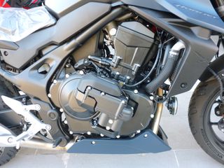 Honda CB 750 2026 HORNET MY26 E-CLUTCH-thumb-20