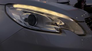 Peugeot 2008 2016 1.2 PURETECH 110 ALLURE FULL-thumb-35