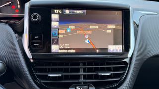 Peugeot 2008 2016 1.2 PURETECH 110 ALLURE FULL-thumb-39