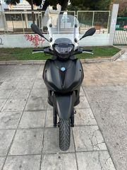 Piaggio Beverly 400 2024 DEEP BLACK