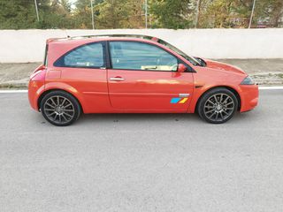 Renault Megane 2007 RS F1 TEAM-thumb-4