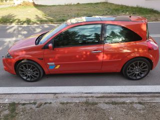 Renault Megane 2007 RS F1 TEAM-thumb-6