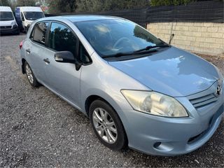 Toyota Auris 2012