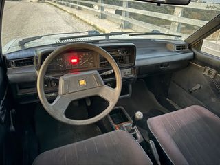Mazda 323 1983-thumb-9