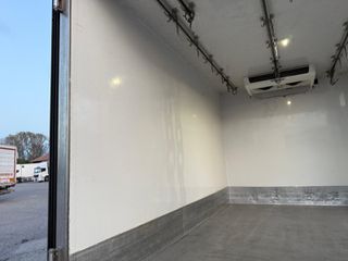 Ψυγείο Mercedes-Benz 2022 415-thumb-17