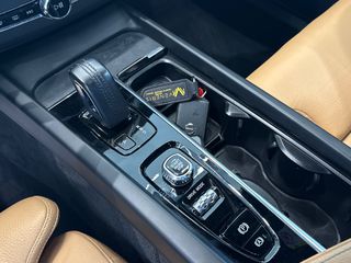 Volvo XC 60 2020 B4 AWD -ΔΕΡΜΑ-HYBRID DIESEL  VENERIS MOTORS-thumb-24