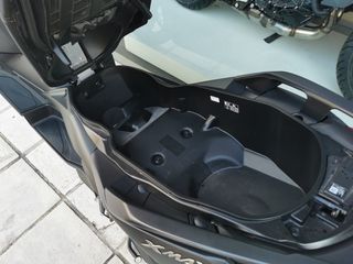 Yamaha XMAX 300 2023-thumb-11