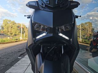 Yamaha XMAX 300 2023-thumb-13