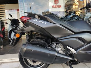 Yamaha XMAX 300 2023-thumb-4
