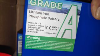 Φωτοβολταϊκο σύστημα με ολοκαίνουριες μπαταριες (48 κιλοβατώρες), 8 πάνελ 580w, 3 ρυθμιστές φόρτισης